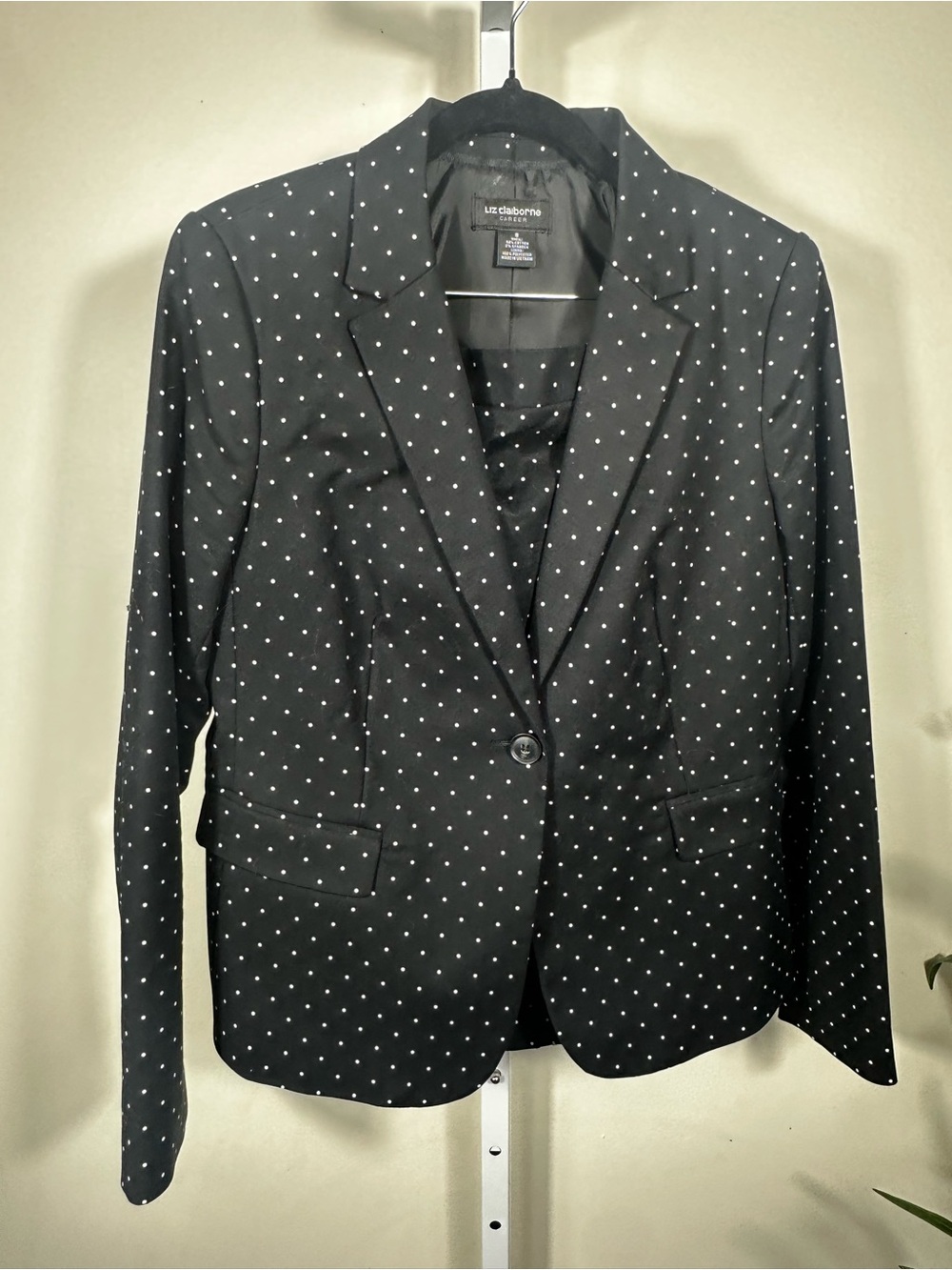 024. Liz Claiborne size 6 Skirt suit pencil skirt